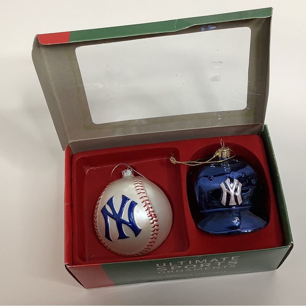 New York Yankees Hand Painted Glass Ornament Set Of 2 MLB Baseball NIB Set Of 2
